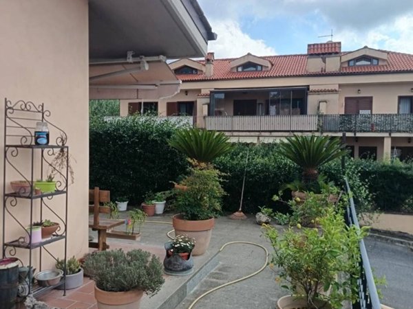 casa indipendente in vendita a Rocca di Papa