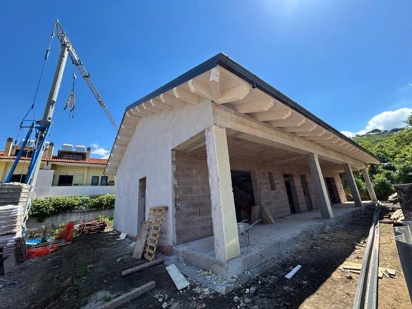 casa indipendente in vendita a Rocca di Papa