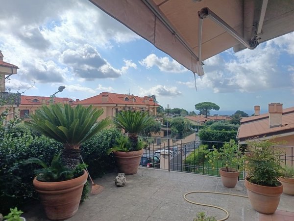 casa indipendente in vendita a Rocca di Papa