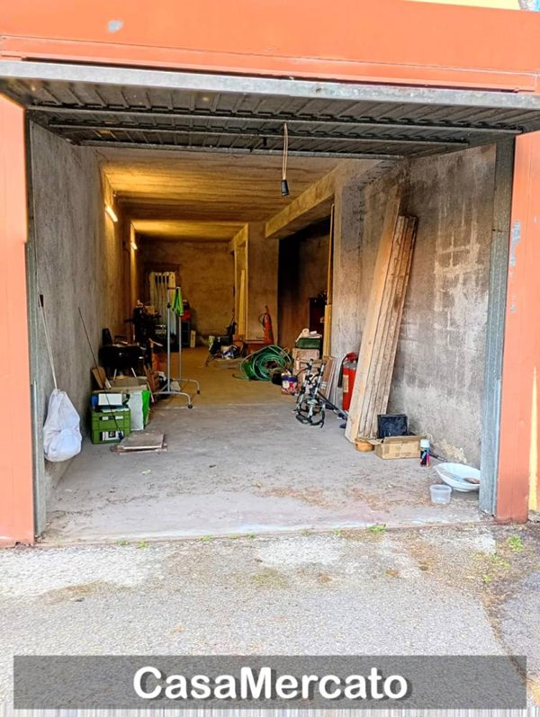 locale di sgombero in vendita a Rocca di Papa