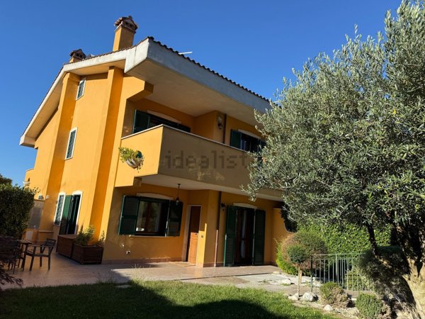 casa indipendente in vendita a Rocca di Papa