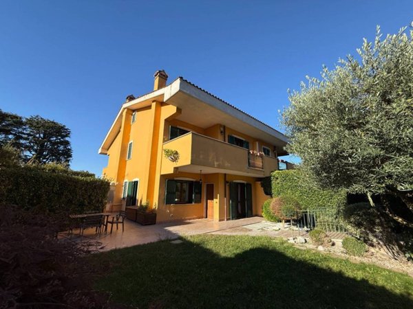 casa indipendente in vendita a Rocca di Papa