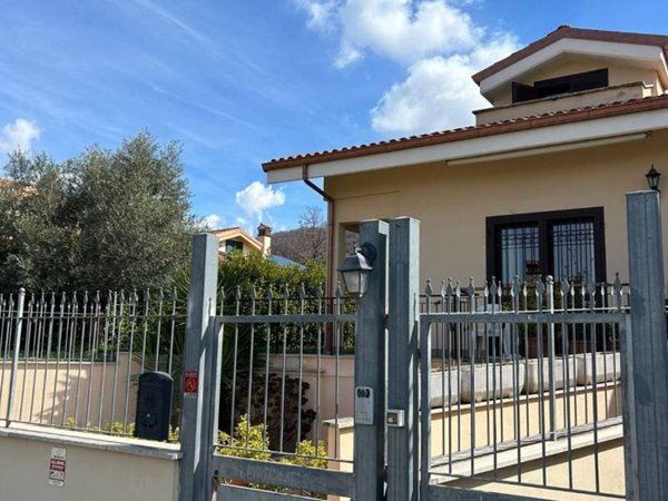 casa indipendente in vendita a Rocca di Papa