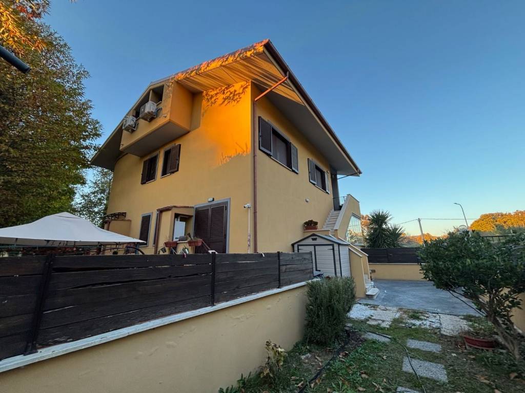 appartamento in vendita a Rocca di Papa