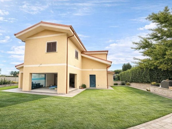 casa indipendente in vendita a Rocca di Papa