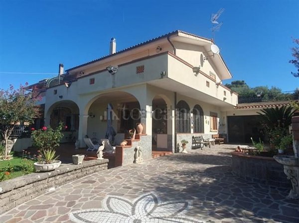 casa indipendente in vendita a Rocca di Papa