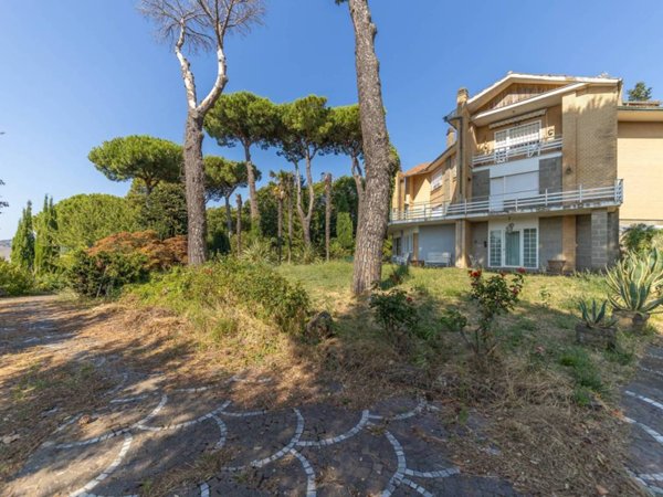 casa indipendente in vendita a Rocca di Papa