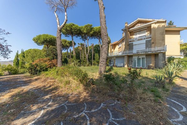 casa indipendente in vendita a Rocca di Papa