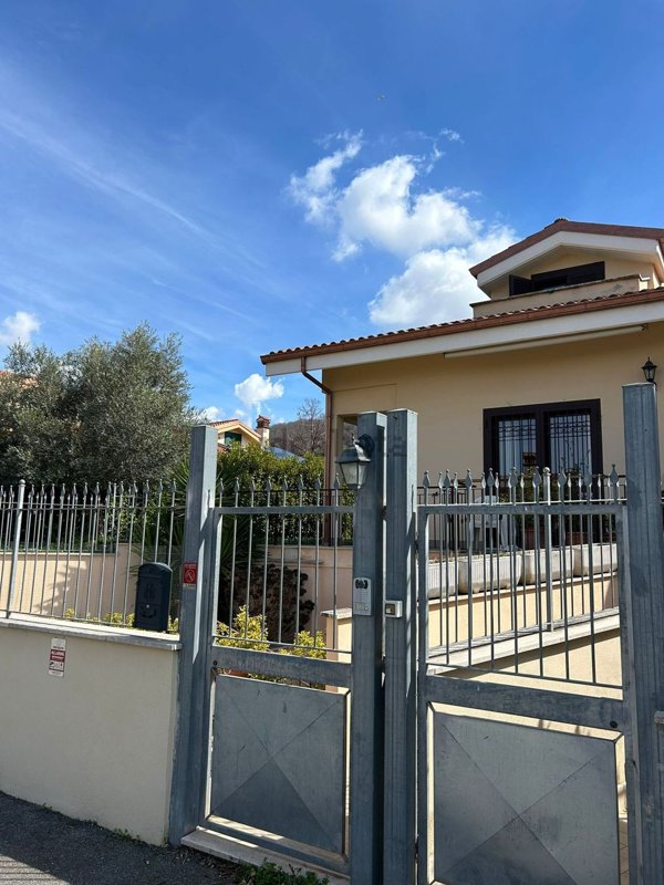 appartamento in vendita a Rocca di Papa