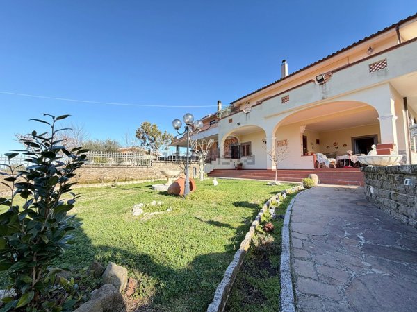 casa indipendente in vendita a Rocca di Papa