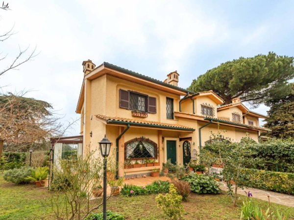 casa indipendente in vendita a Rocca di Papa