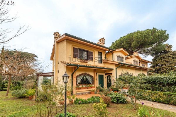 casa indipendente in vendita a Rocca di Papa