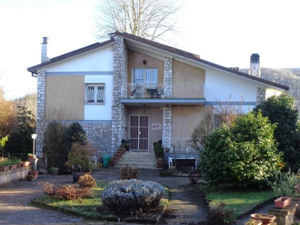 casa indipendente in vendita a Rocca di Papa in zona Vivaro