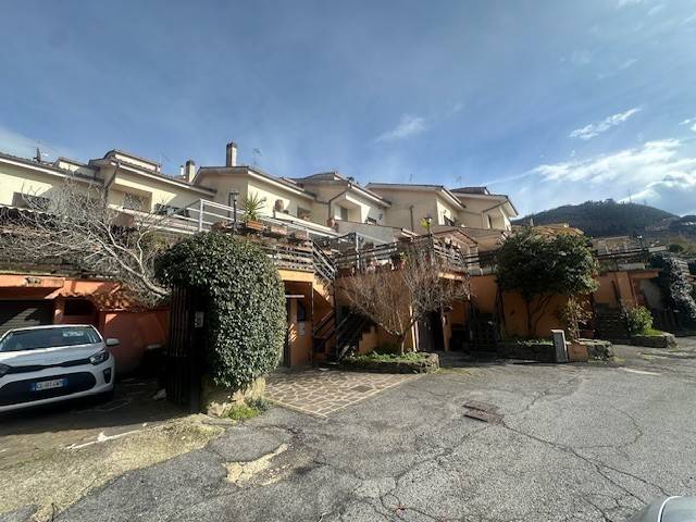 casa indipendente in vendita a Rocca di Papa