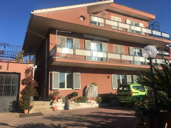 intera palazzina in vendita a Rocca di Papa