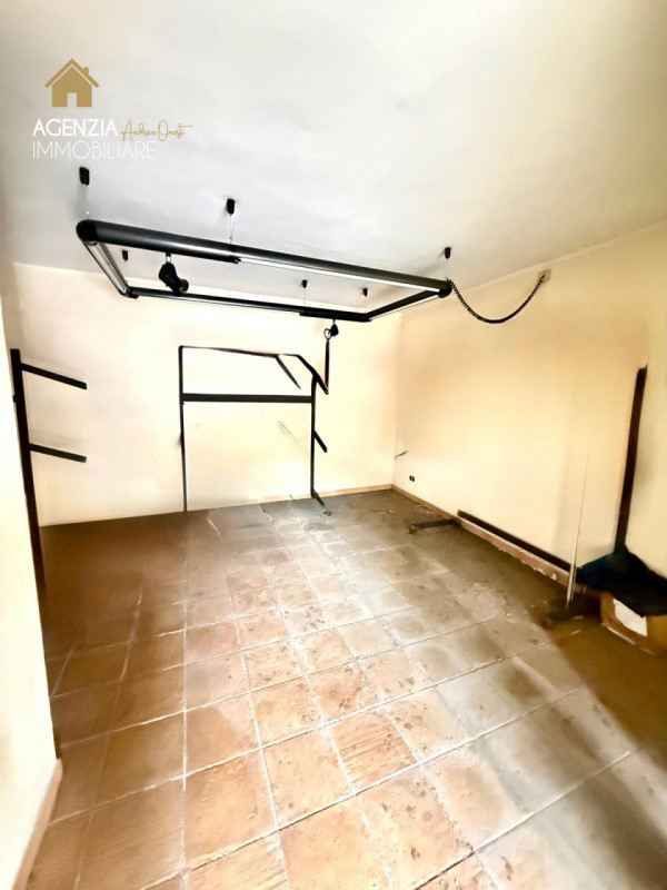 locale di sgombero in vendita a Rocca di Papa
