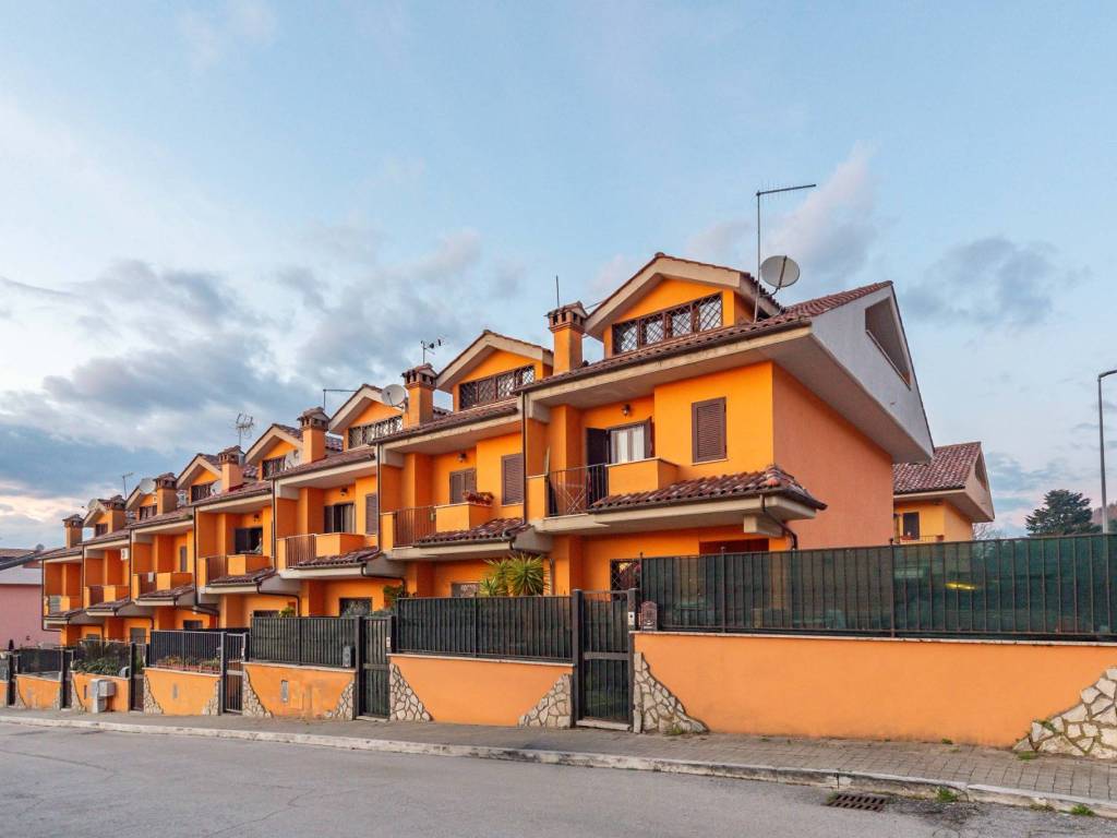 casa indipendente in vendita a Rocca di Papa