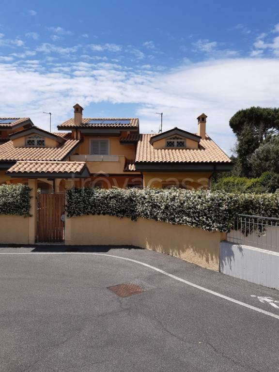 casa indipendente in vendita a Rocca di Papa