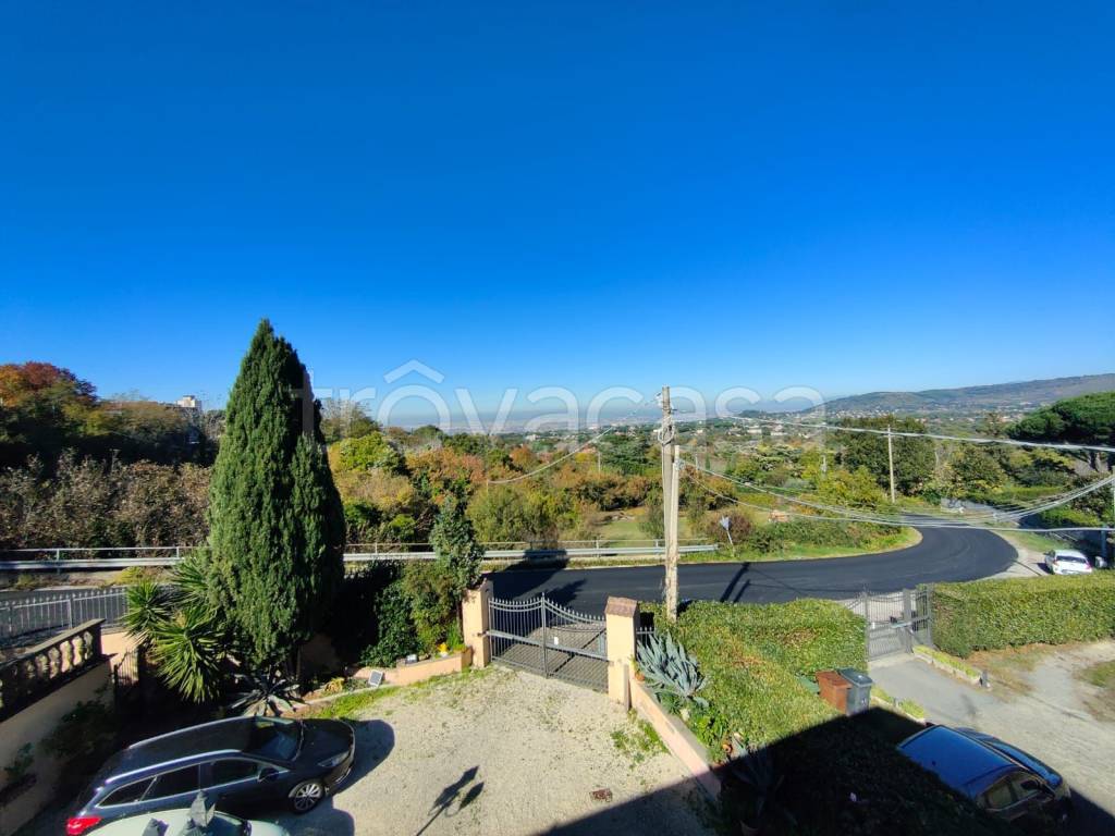 casa indipendente in vendita a Rocca di Papa in zona Tre Coni