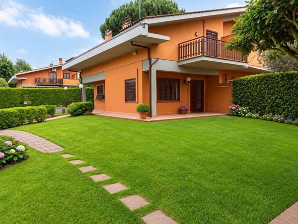 casa indipendente in vendita a Rocca di Papa