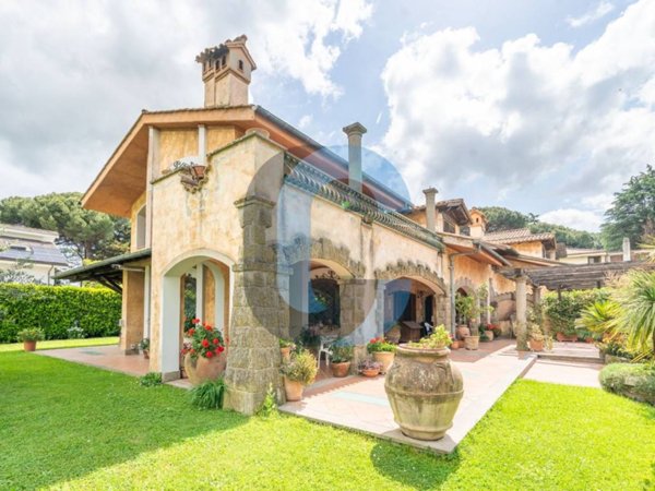 casa indipendente in vendita a Rocca di Papa