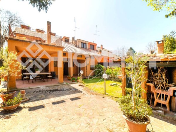 casa indipendente in vendita a Rocca di Papa in zona Tre Coni