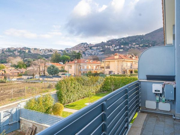 appartamento in vendita a Rocca di Papa in zona Tre Coni