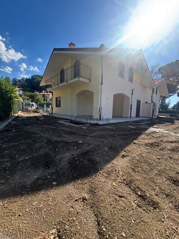 casa indipendente in vendita a Rocca di Papa
