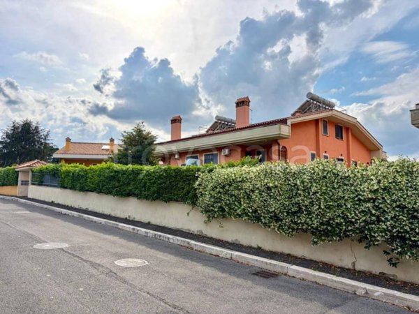 appartamento in vendita a Rocca di Papa in zona Tre Coni