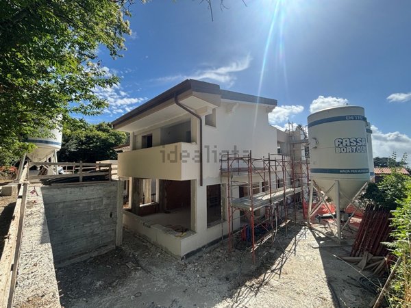 appartamento in vendita a Rocca di Papa in zona Tre Coni