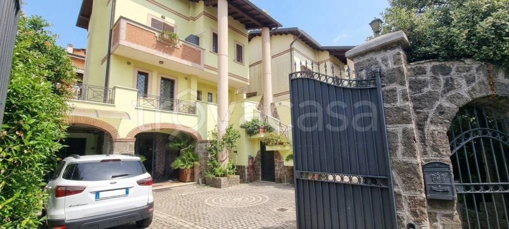 casa indipendente in vendita a Rocca di Papa