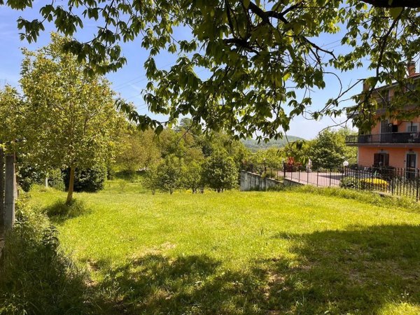 terreno edificabile in vendita a Rocca di Papa in zona Pratoni del Vivaro