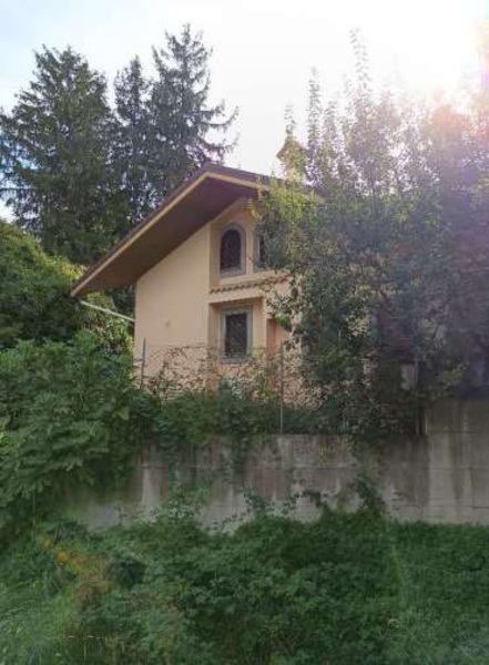 casa indipendente in vendita a Rocca di Papa in zona Grotte Dell'Acqua