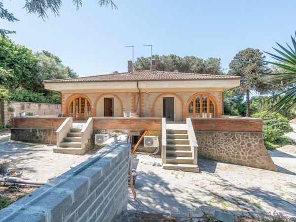 casa indipendente in vendita a Rocca di Papa in zona Tre Coni