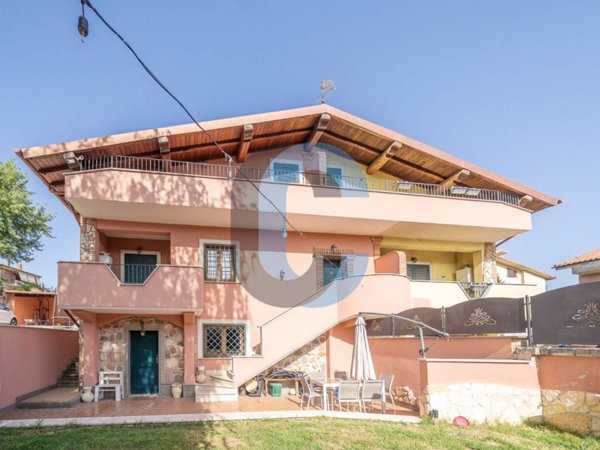casa indipendente in vendita a Rocca di Papa