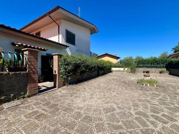casa indipendente in vendita a Rocca di Papa in zona Tre Coni