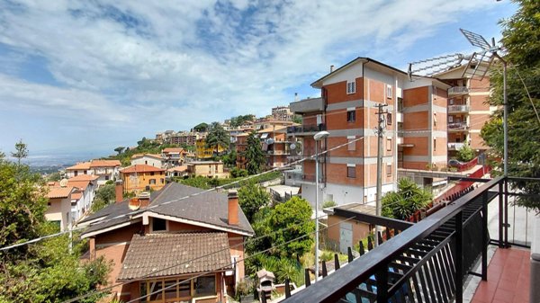 appartamento in vendita a Rocca di Papa in zona Tre Coni