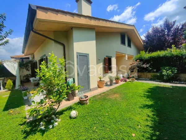casa indipendente in vendita a Rocca di Papa in zona Grotte Dell'Acqua