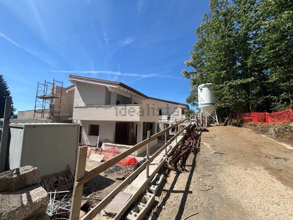 casa indipendente in vendita a Rocca di Papa in zona Tre Coni