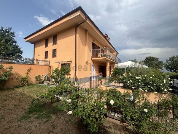 casa indipendente in vendita a Rocca di Papa in zona Tre Coni