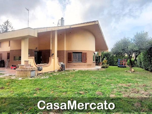 casa indipendente in vendita a Rocca di Papa in zona Tre Coni