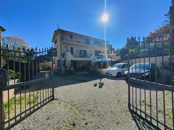 casa indipendente in vendita a Rocca di Papa in zona Tre Coni