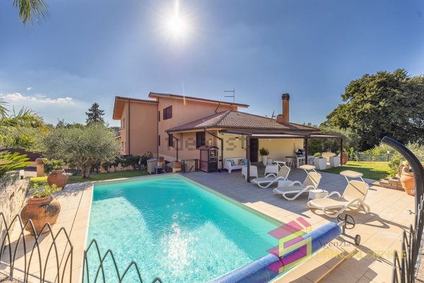 casa indipendente in vendita a Rocca di Papa