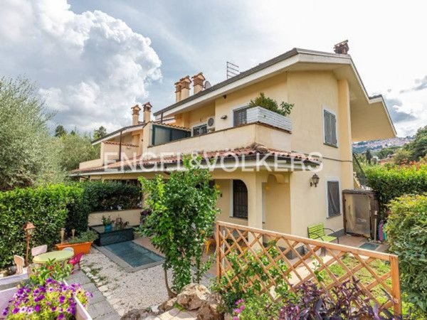 casa indipendente in vendita a Rocca di Papa