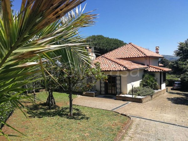 casa indipendente in vendita a Rocca di Papa in zona Tre Coni