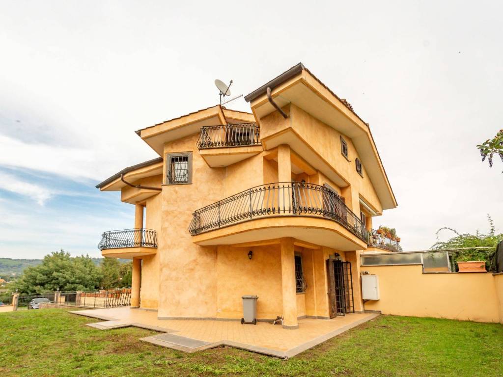 casa indipendente in vendita a Rocca di Papa