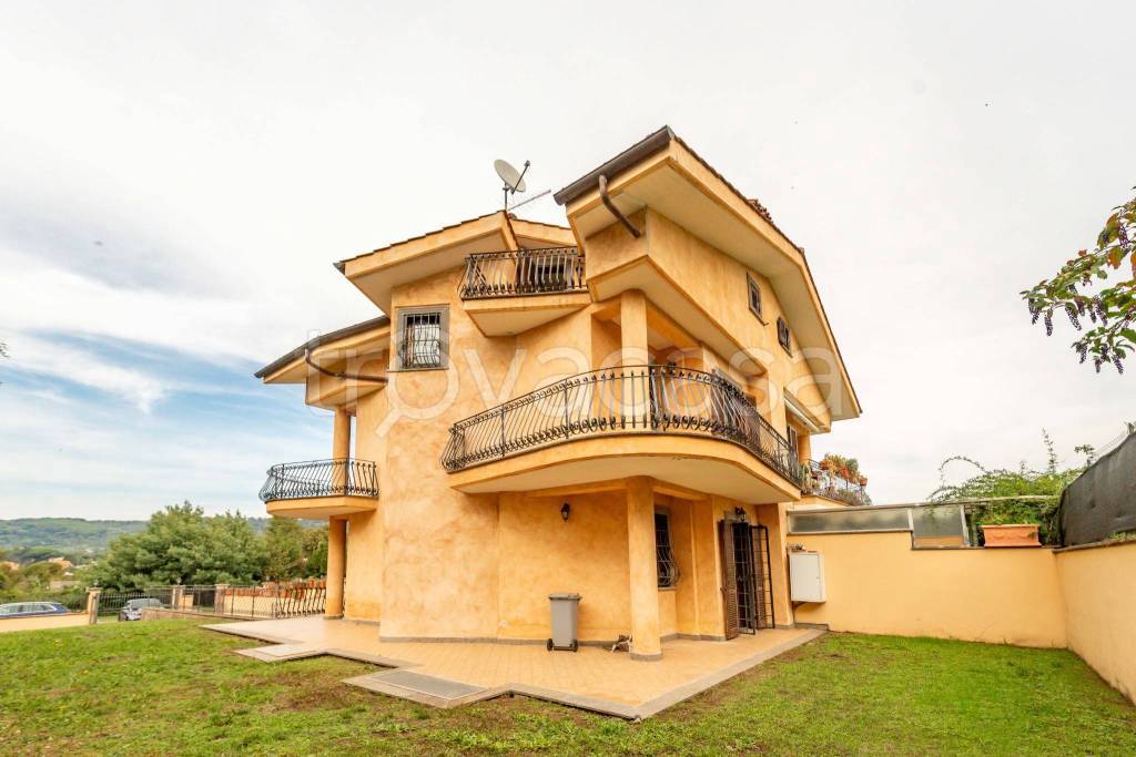 casa indipendente in vendita a Rocca di Papa