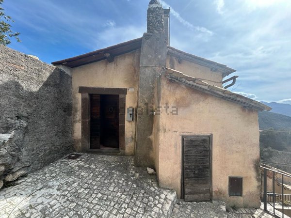 appartamento in vendita a Roccagiovine