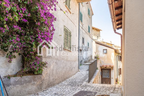 appartamento in vendita a Roccagiovine