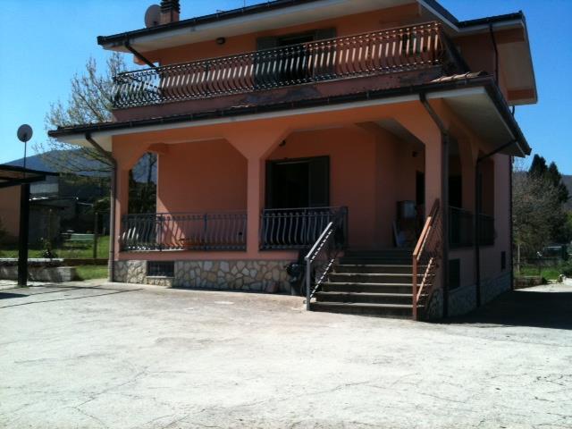 casa indipendente in vendita a Rocca Priora in zona Colle di Fuori